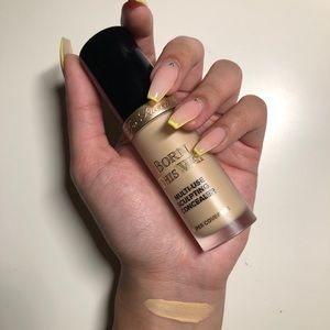Too Faced: Born This Way Concealer